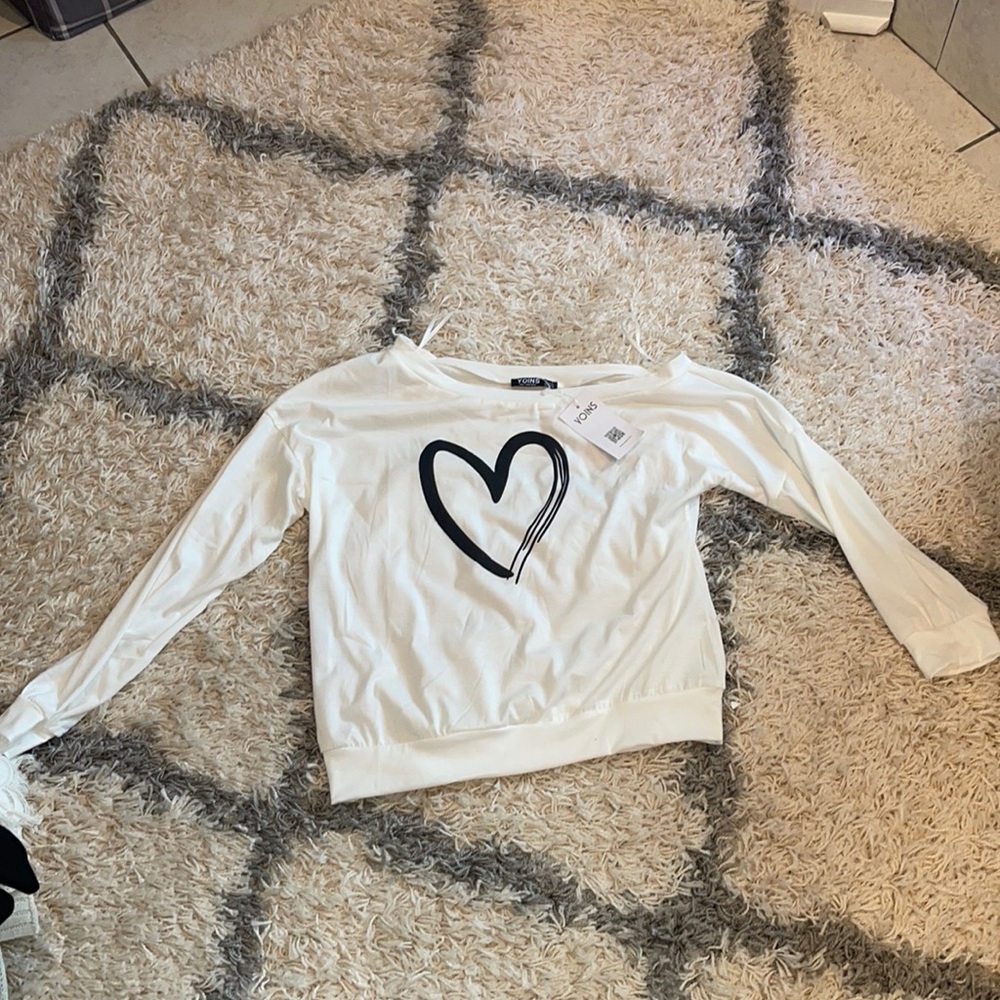Yoins off shoulders top with tags